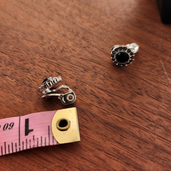 Monet vintage Marcasite clip on earrings - Picture 7 of 7